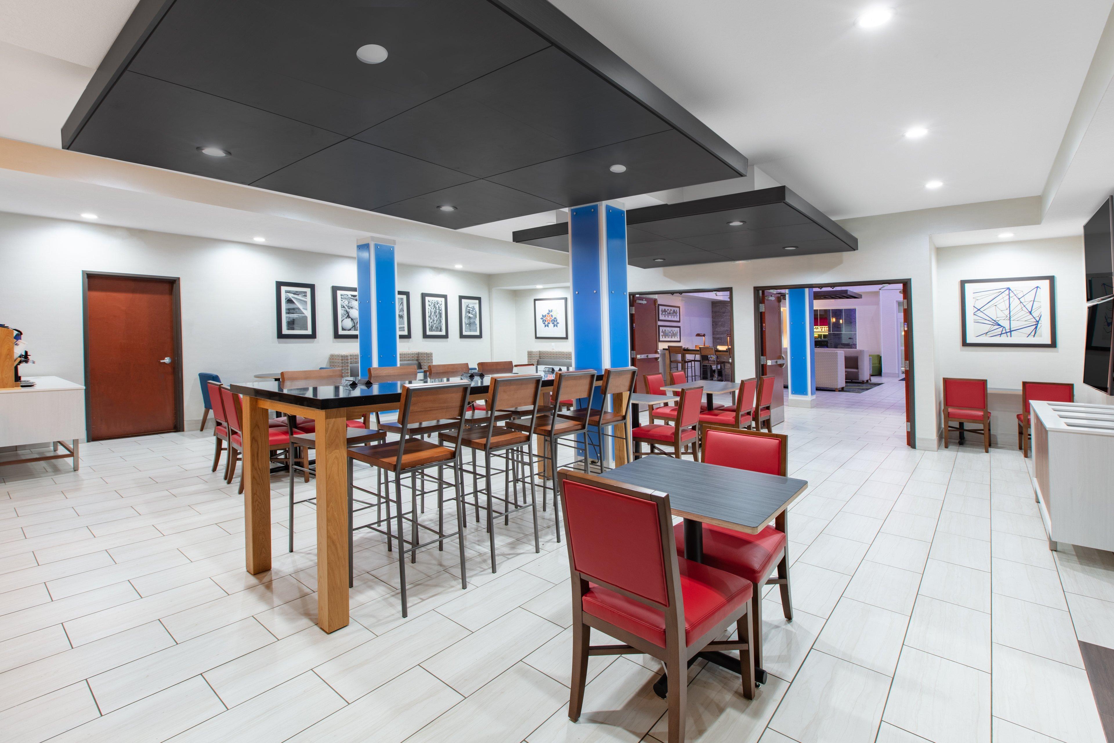 Holiday Inn Express Hotel & Suites Seaside Convention Center By Ihg Buitenkant foto