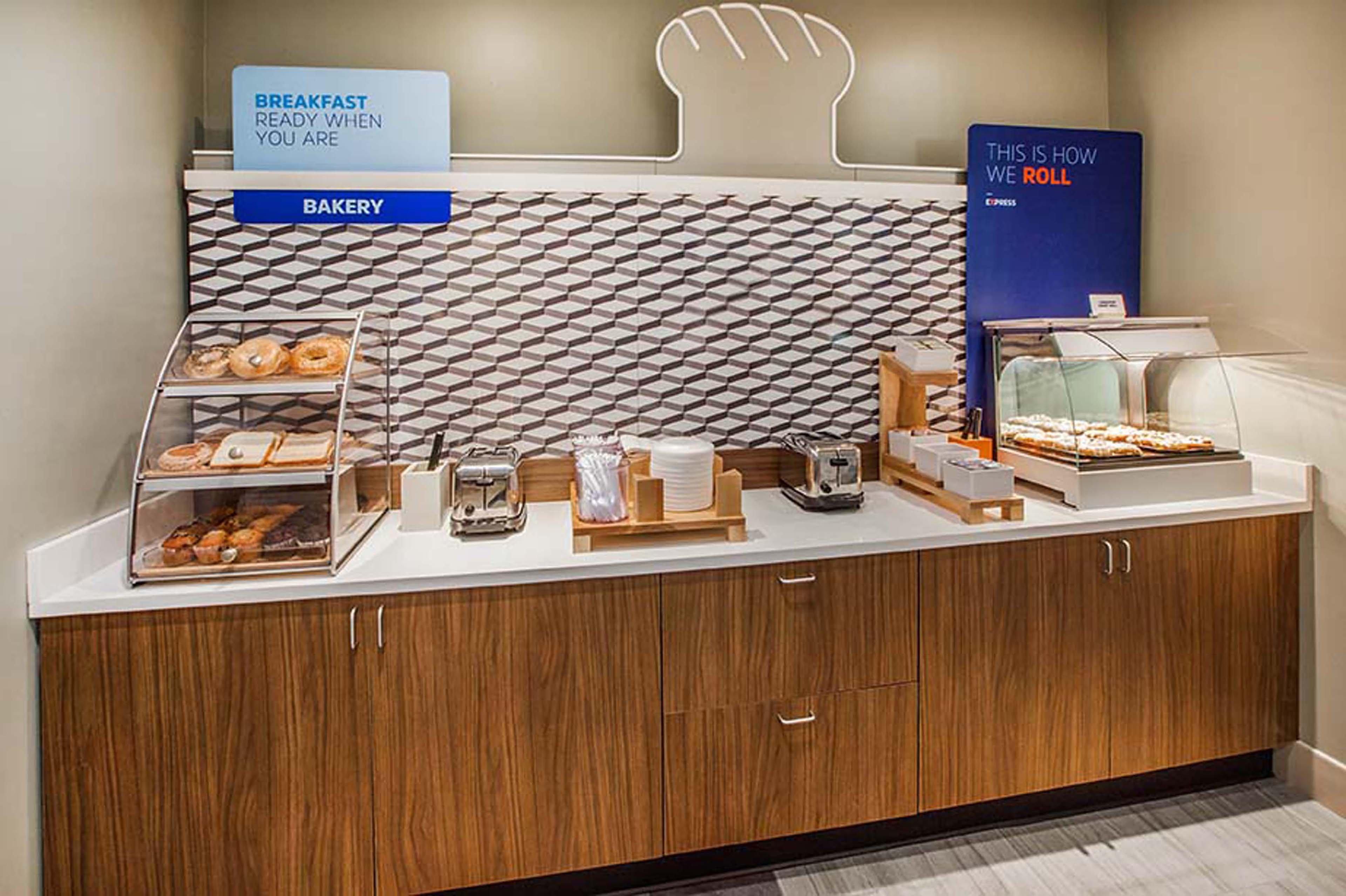 Holiday Inn Express Hotel & Suites Seaside Convention Center By Ihg Buitenkant foto