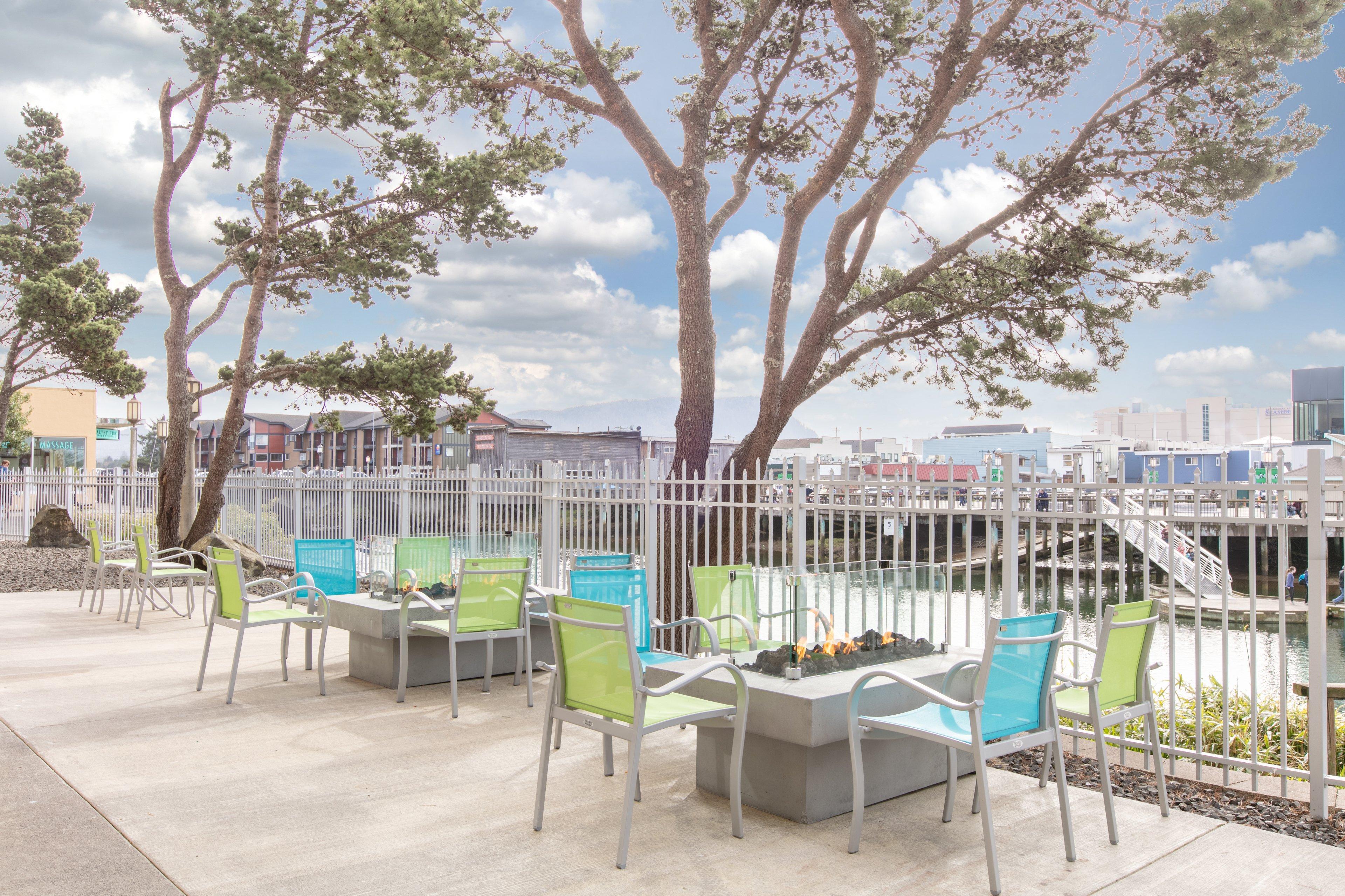 Holiday Inn Express Hotel & Suites Seaside Convention Center By Ihg Buitenkant foto