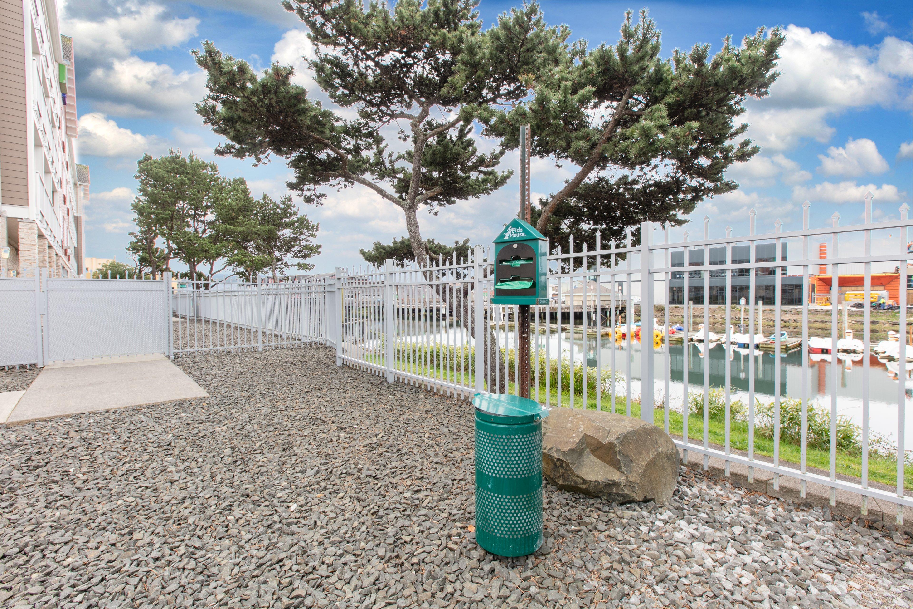 Holiday Inn Express Hotel & Suites Seaside Convention Center By Ihg Buitenkant foto